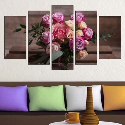 Декоративни панели с букет рози на кафяв фон