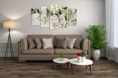Картина пано в бяло и зелено от 5 части с красиви орхидеи за спалня