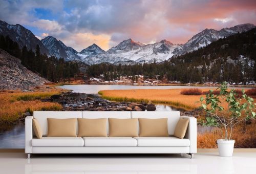 Фототапет с планински пейзаж за всекидневна с красиви арт цветя в бяло, оранжево и кафяво